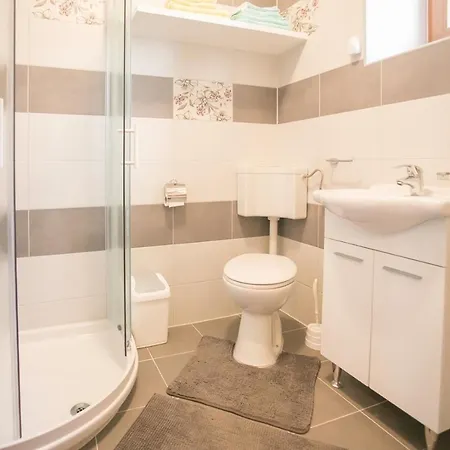 Mendula Prázdninový dům Tinjan