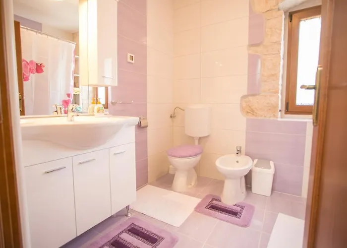 Holiday home Mendula Tinjan