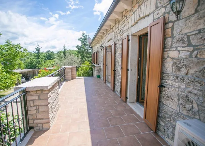 Mendula Holiday home Tinjan